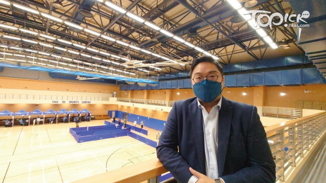 Hong Kong Government hands out Rapid Antigen Tests to Tuen Mun Residents - CUHK Adjunct Assistant Professor Shows How to Use It